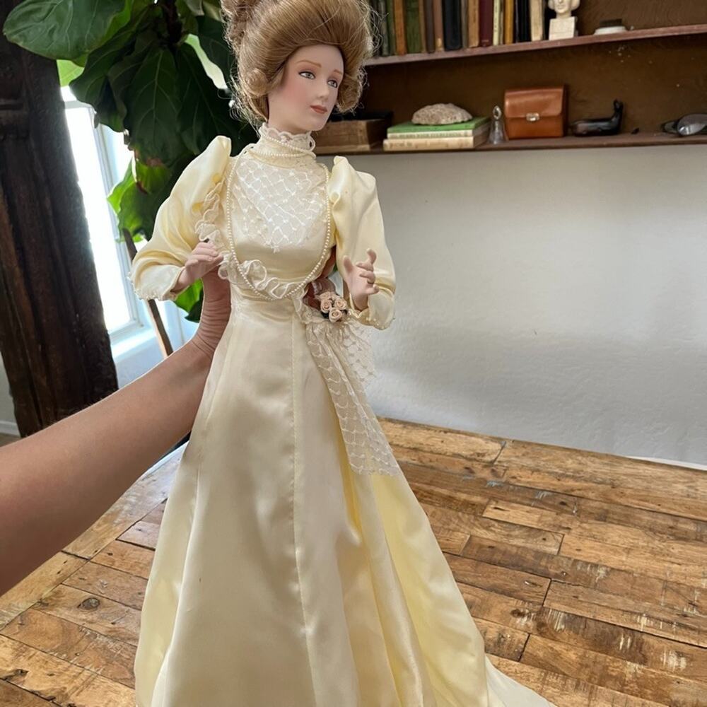 Franklin Heirloom Dolls The Gibson Girl Bride Porcelain Doll 22 in 1987